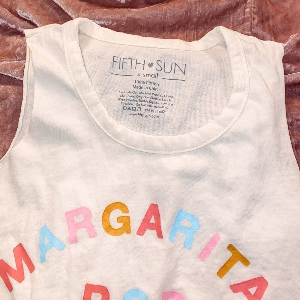 Cute cropped tank - Picture 3 of 3